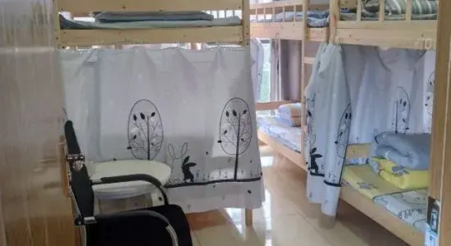 Кровать в общем номере (женский номер) Lianjia Hostel