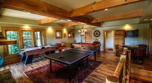 Red Stag Lodge at Eagles Nest, Забронировать Отель Бич Маунтин Аппалачи
