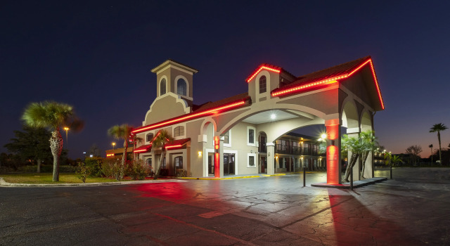 Red Roof inn Plus, Rezerwuj Hotel Hotele w Saint Augustine Area z basenem, Basen