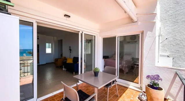 Апартаменты Balcony with Seaview - 1 Bed Apartment