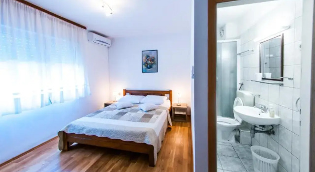 Rooms Rajič, Book Hotel Stobrec Split