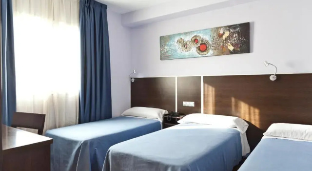 Трёхместный номер Standard Hostal Avenida Barajas