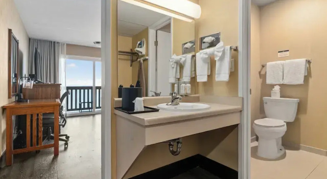 Двухместный номер Standard с балконом и с видом на залив Vagabond Inn Executive San Francisco Airport