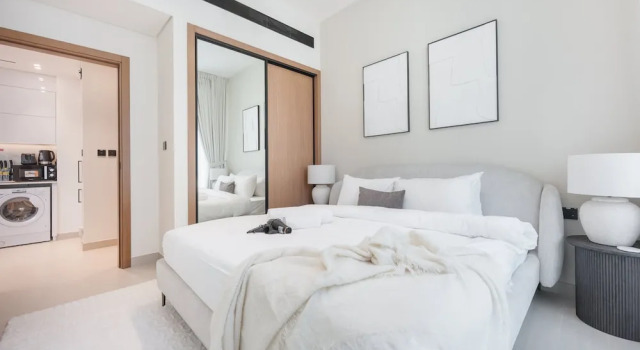Gorgeous 1 Bedroom in Binghatti House and Sleeps 4