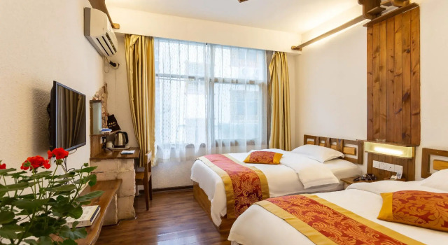 Двухместный номер Destination Youth Hostel-Walk 5 minutes to east entrance of national park,Coffee,Book tickets,Laundry service,Experienced tour guide service