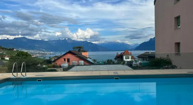 Magnifique studio avec piscine vue sur le lac, Rezerwuj Hotel Hotele w Vaud z basenem, Basen