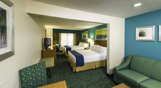 Четырёхместный люкс Holiday Inn Express Hotel & Suites Jacksonville-Blount Island by IHG