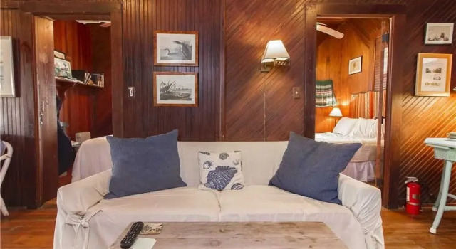 The Historic Lodge, 5 Bedrooms, Sleeps 10, Ocean Front, WiFi, Rezerwuj Hotel Hotele w Saint Augustine Area z parkingiem, Parking