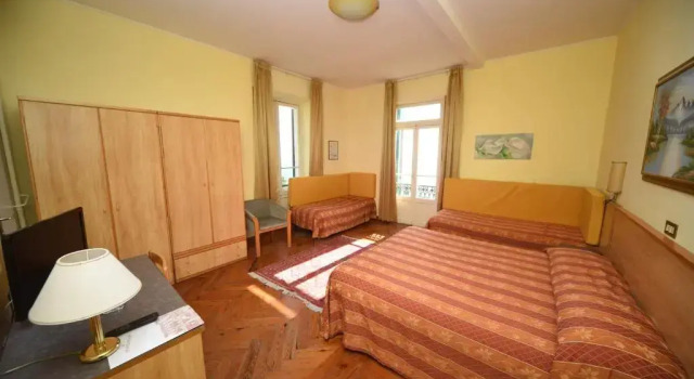 Четырёхместный номер Standard с видом на море Hotel Petit Royal