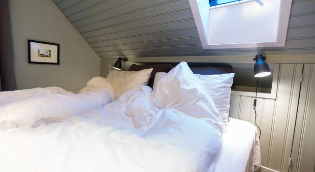 Reykjavík Treasure B&B, Забронировать Отель Отели Рейкьявика 3 звезды, рядом с Концертный зал и конференц-центр Harpa, 3*