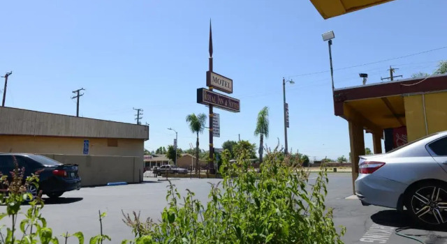 Royal Inn and Suites, Rezerwuj Hotel Hotele w Hemet z parkingiem, Parking