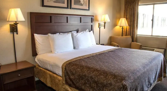 Greenlight Inn & Suites, Брондау Қонақ үй Сейнт Джеймс Ozark