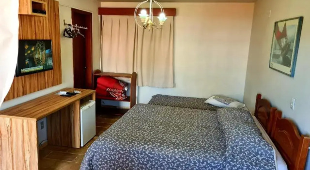 Четырёхместный номер Standard Bartholo Plaza Hotel