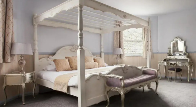 Номер Superior Fox & Hounds Country Hotel