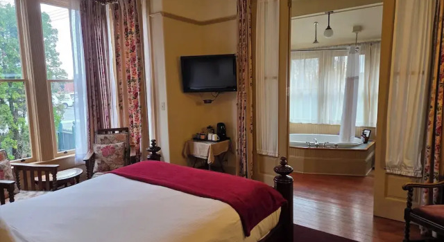 Двухместный коттедж Spinnakers Brewpub & Guesthouses