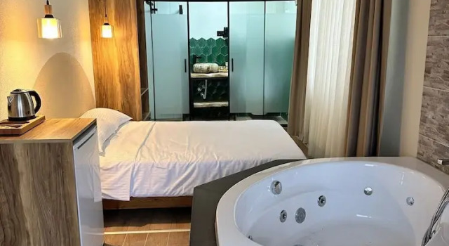 Номер Deluxe Kingway Suite