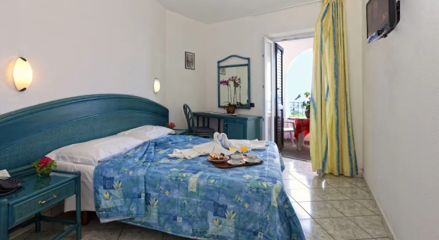 Residence La Rosa Hotel, Buchen Sie Hotel Hotels in Forio d'Ischia mit Pool, Schwimmbad