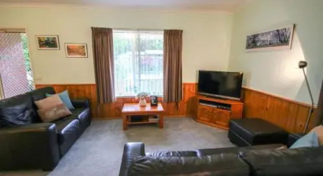 Silver Birches Holiday Village - Unit 3, Book Apartment Hotels in Victoria with a Pool, Swimming Pool