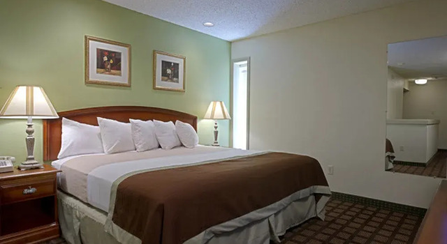 Orangewood Suites