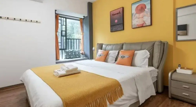 Двухместный люкс с 3 комнатами с балконом Guangzhou He She Art Apartment
