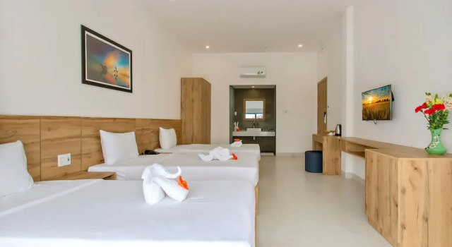 Трёхместный номер Classic с балконом La Serenata Villa Hoi An