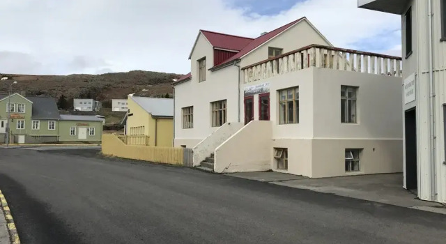 Steinhúsið, Réserver Hôtel Holmavik 
