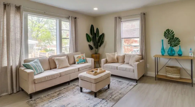 Allentown Townhome W/ Deck - 3 Mi To Ppl Center!, Buchen Sie Hotel Allentown ABE