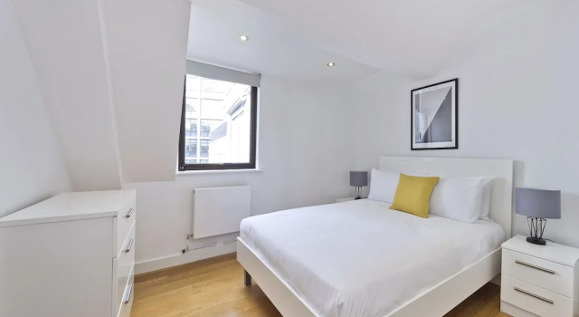 Апартаменты Classic Red Lion Court by City2Stay