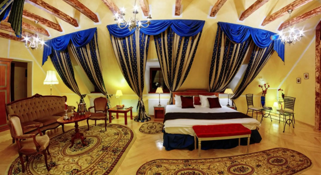 Villa Astoria Casa Sfatului Boutique Hotel, Varaa Hotelli Sibiu Old Town 
