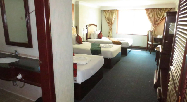 Khmeroyal, Buchen Sie Hotel Hotels in Kandal mit Parkplatz, Parkplätze