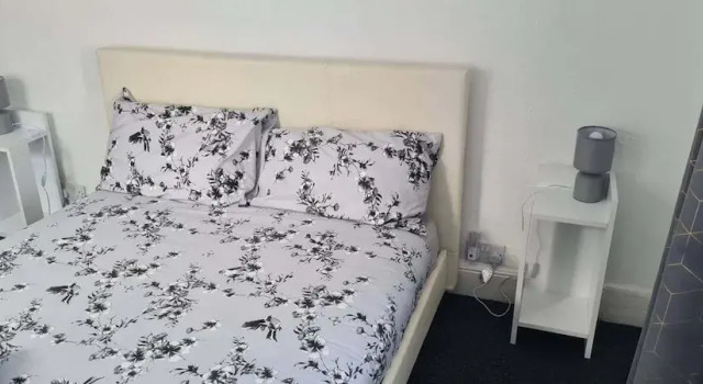 Cosy 2-bed Apartment - Sleeps 4 & Central