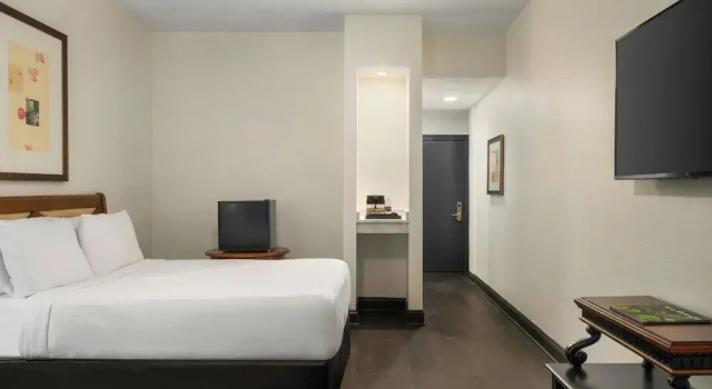 Четырёхместный номер Deluxe Le Richelieu Hotel in the French Quarter
