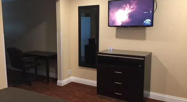 Convention Center Inn & Suites, Забронировать Отель Сан-Хосе Silicon Valley, рядом с Художественный музей Сан-Хосе
