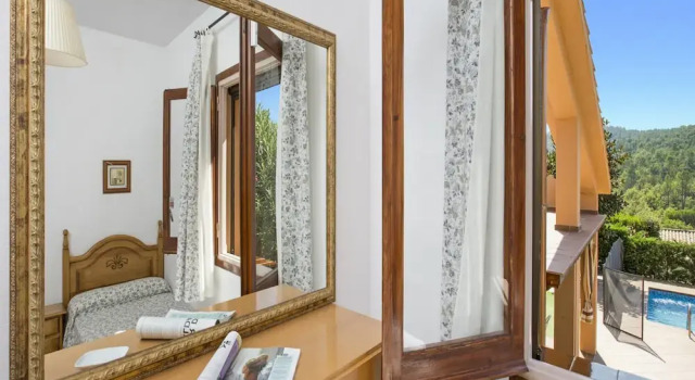 Quiet Villa With Private Pool in Videres, Varaa Villa Puigventós Katalonia