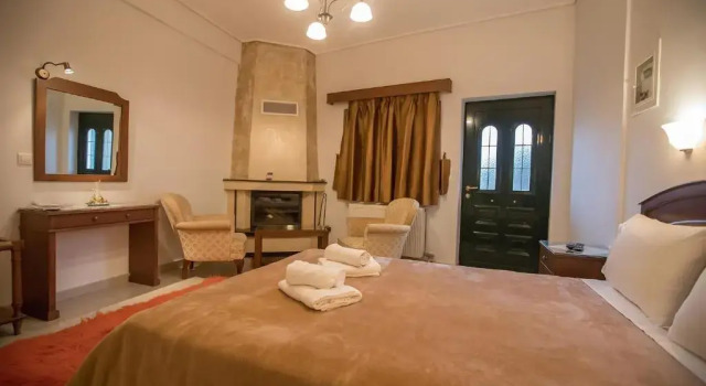 Nefeles, Book Hotel Neochori 