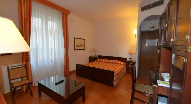 Трёхместный номер Standard с балконом Hotel Clelia