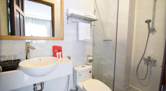 Номер Standard Silk Hotel near Tan Son Nhat Airport