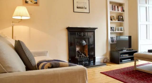 Spacious 1 Bedroom Stockbridge Flat, Rezervați Hotel Edinburgh Edinburgh, aproape de Royal Botanic Garden