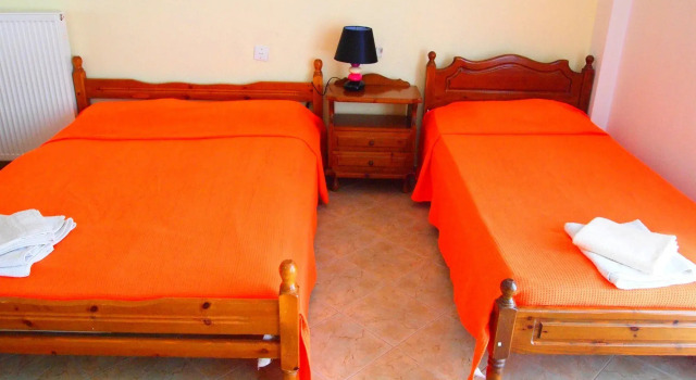 Pension Vasiliki, Забронировать Отель Отели Скиатос с парковкой, Парковка