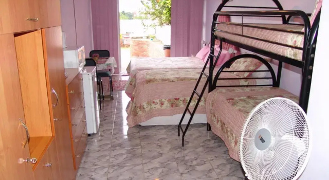 Bed and Breakfast at Eves, Reservar Hotel Queensburgh KwaZulu-Natal