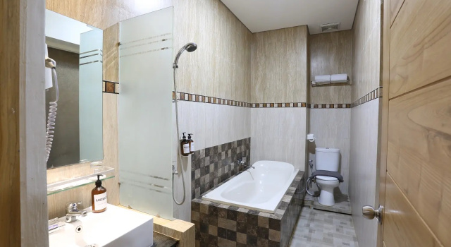 Люкс Royal Luminor Hotel Banyuwangi By WH