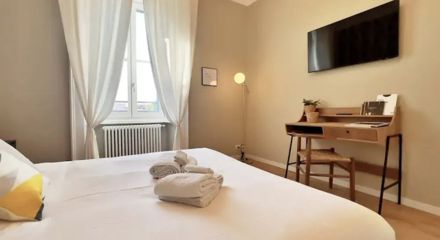 Elegant apt in Historical Building, Забронировать Отель Отели Милана с парковкой, рядом с Универмаг Excelsior, Парковка
