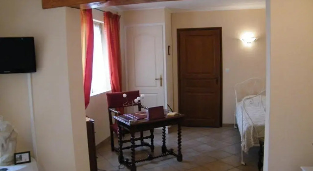 Трёхместный номер Standard Les Sureaux