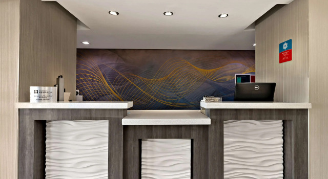 SureStay Plus Hotel by Best Western Tulsa East, Varaa Hotelli Tulsa Oklahoma