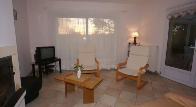 Modern Holiday Home in Belves with Swimming Pool, Rezervasyon Otel Belvès 