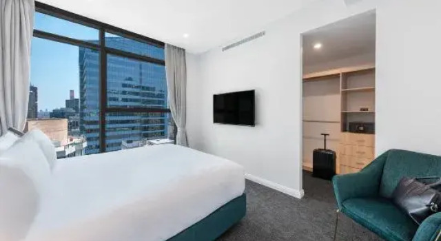 Люкс с 3 комнатами с видом на город Meriton Suites Sussex Street, Sydney