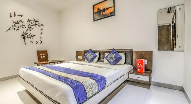 Люкс Standard OYO 10454 Hotel Riviera