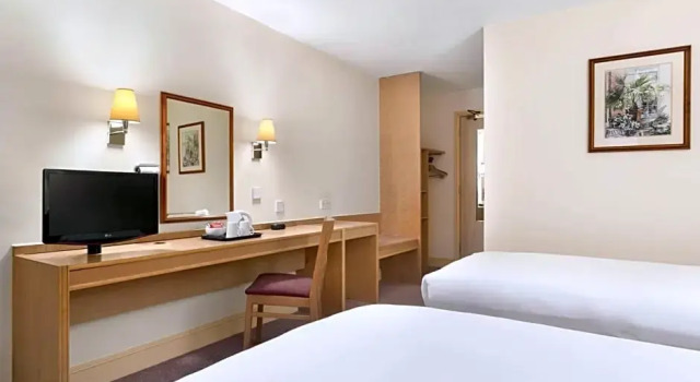 Номер Standard Days Inn by Wyndham Sevenoaks Clacket Lane