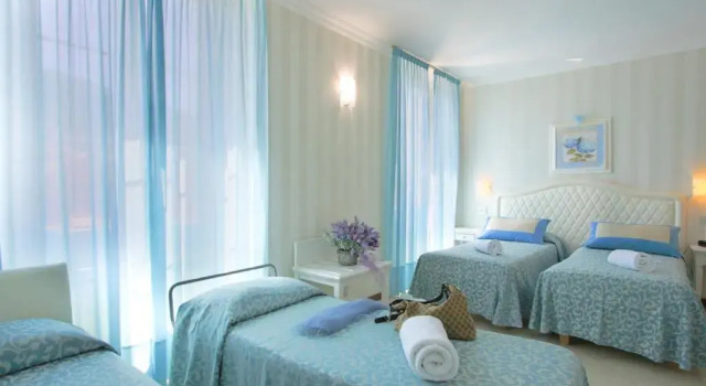 Четырёхместный номер Standard Hotel Nazionale