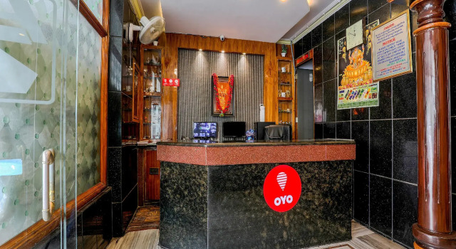 Oyo 12680 Hotel Sitara Grand, Rezerwuj Hotel Hotele w Andhra Pradesh z parkingiem, Parking